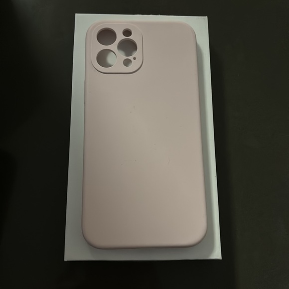 𝐢𝐏𝐡𝐨𝐧𝐞 𝟏𝟐 𝐏𝐫𝐨 𝐌𝐚𝐱 - Picture 3 of 11